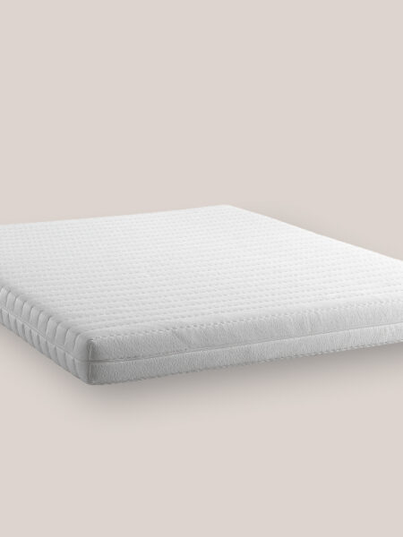Materasso Astro su sfondo neutro tortora