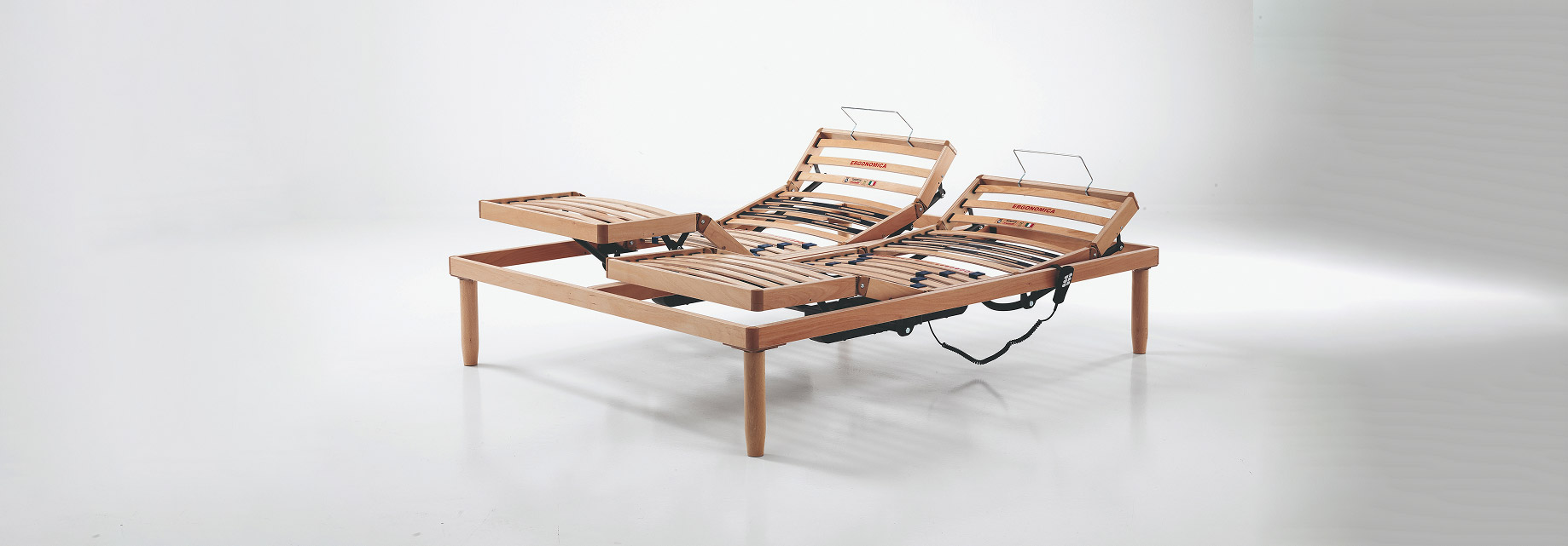 Rete Europa Elettrica su sfondo grigio